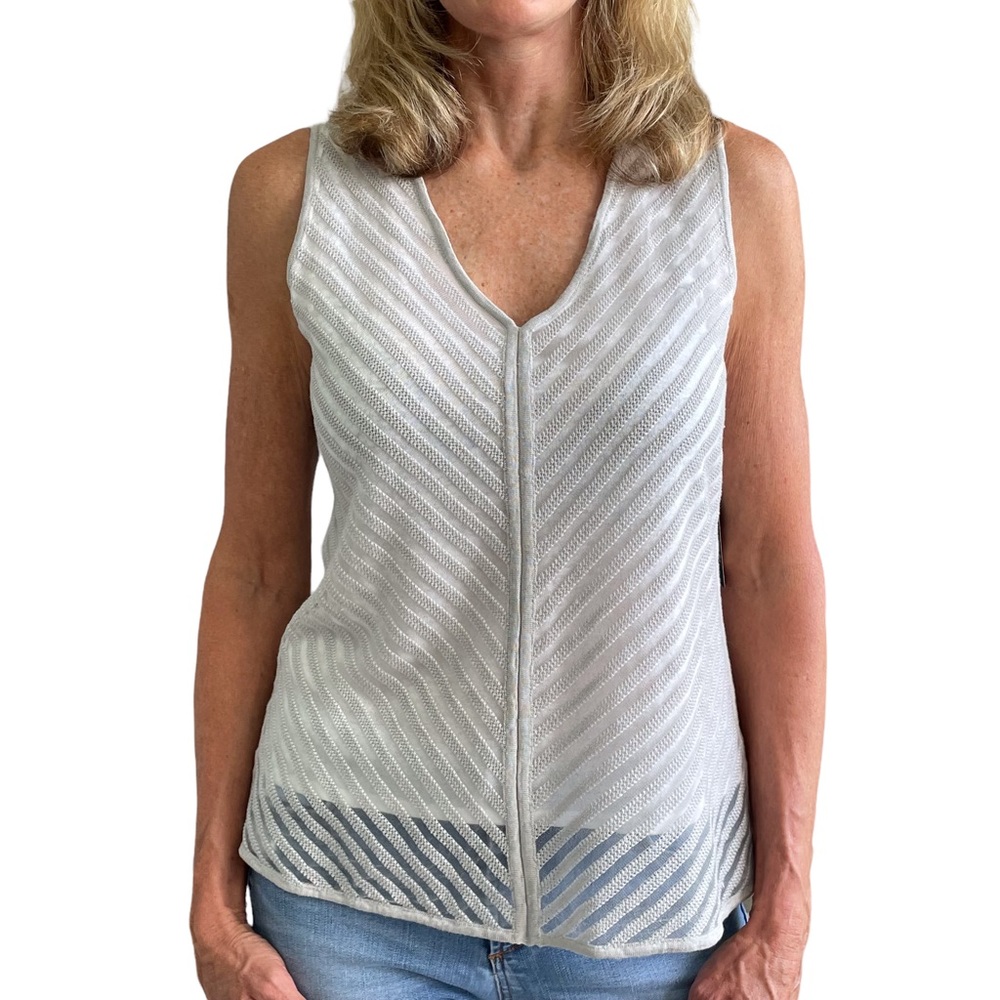 NIC+ZOE Sleeveless V-Neck Top in the Color Smoke in Size Small.